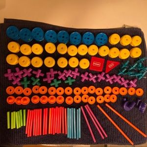 Tinkertoy pieces (not complete set)